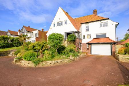 4 bedroom Detached house for sale in Seacroft Esplanade, Skegness, PE25