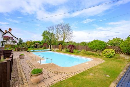 4 bedroom Detached house for sale in Seacroft Esplanade, Skegness, PE25