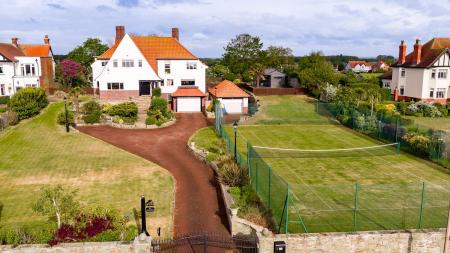 4 bedroom Detached house for sale in Seacroft Esplanade, Skegness, PE25