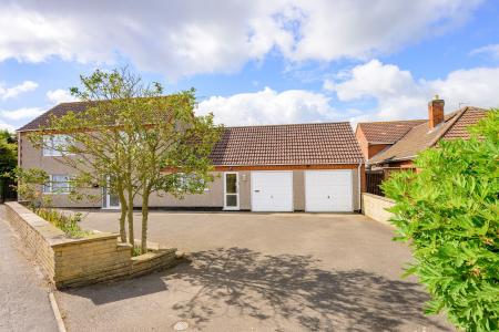 3 bedroom Detached house for sale in Skegness Road, Ingoldmells, PE25