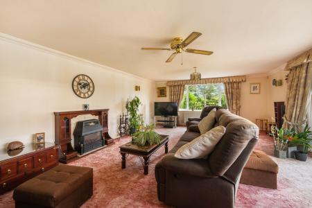 3 bedroom Detached house for sale in Skegness Road, Ingoldmells, PE25