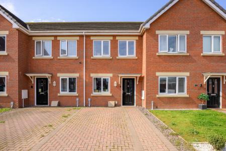 2 bedroom Terraced House for sale in Braceby Road, Skegness, PE25