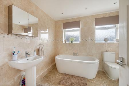 4 bedroom Detached bungalow for sale in High Street, Ingoldmells, PE25