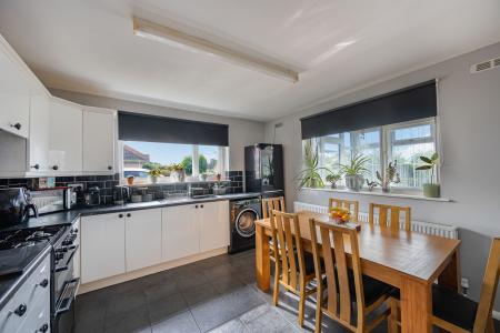 4 bedroom Detached bungalow for sale in High Street, Ingoldmells, PE25