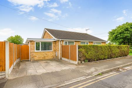 4 bedroom Detached bungalow for sale in High Street, Ingoldmells, PE25