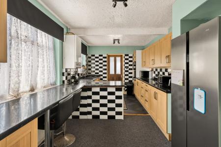 4 bedroom Semi-detached house for sale in Firbeck Avenue, Skegness, PE25