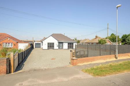 4 bedroom Detached bungalow for sale in St. Leonards Drive, Chapel St. Leonards, PE24