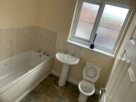 3 bedroom Flat to let in Keaton Close, Skegness, PE25
