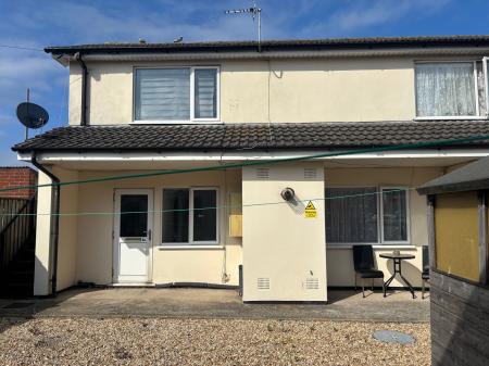1 bedroom Flat to let in 2 Burgh Road, Skegness, PE25