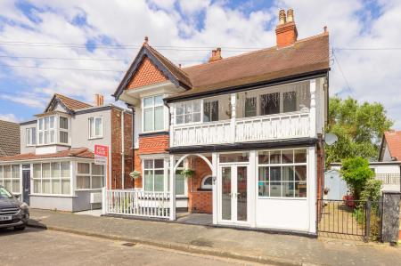 4 bedroom Detached house for sale in Lifeboat Avenue, Skegness, PE25