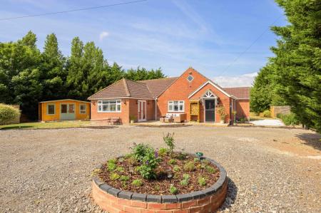 5 bedroom Detached bungalow for sale in Everingtons Lane, Skegness, PE25