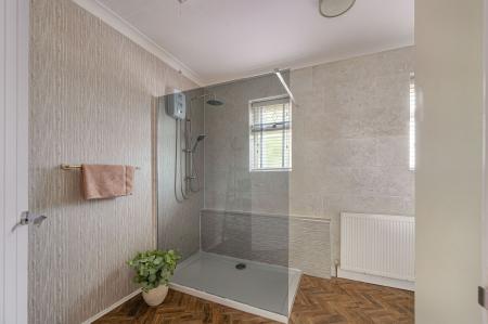 5 bedroom Detached bungalow for sale in Everingtons Lane, Skegness, PE25