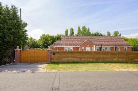 5 bedroom Detached bungalow for sale in Everingtons Lane, Skegness, PE25