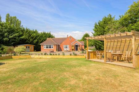 5 bedroom Detached bungalow for sale in Everingtons Lane, Skegness, PE25