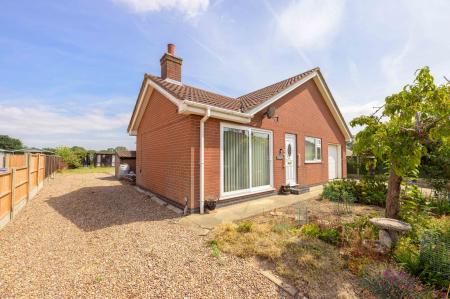2 bedroom Detached bungalow for sale in St. Michaels Lane, Wainfleet St. Mary, PE24