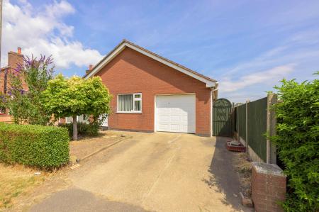 2 bedroom Detached bungalow for sale in St. Michaels Lane, Wainfleet St. Mary, PE24