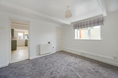 1 bedroom Semi-detached house for sale in High Street, Hogsthorpe, PE24