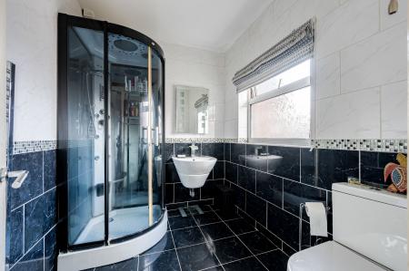 3 bedroom Detached house for sale in Glentworth Crescent, Skegness, PE25