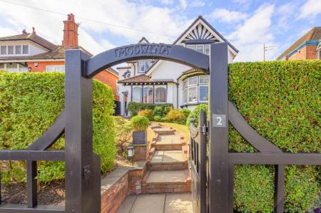 3 bedroom Detached house for sale in Trafalgar Avenue, Skegness, PE25