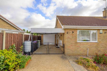 2 bedroom Semi-detached bungalow for sale in Wentworth Close, Skegness, PE25