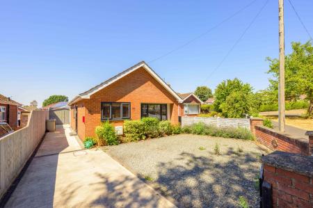 2 bedroom Detached bungalow for sale in Wainfleet Road, Burgh Le Marsh, PE24