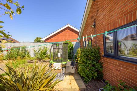 2 bedroom Detached bungalow for sale in Wainfleet Road, Burgh Le Marsh, PE24