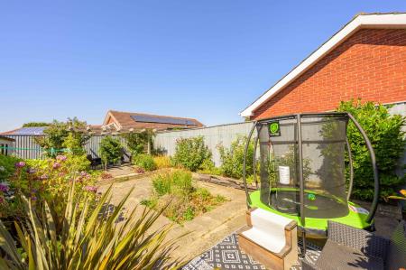 2 bedroom Detached bungalow for sale in Wainfleet Road, Burgh Le Marsh, PE24