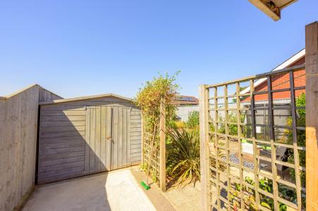 2 bedroom Detached bungalow for sale in Wainfleet Road, Burgh Le Marsh, PE24