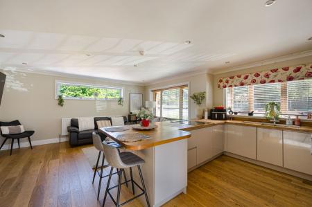 2 bedroom Detached bungalow for sale in Wainfleet Road, Burgh Le Marsh, PE24
