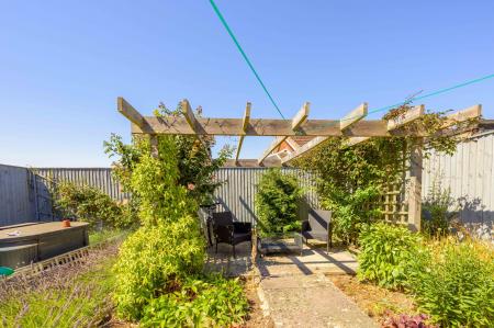 2 bedroom Detached bungalow for sale in Wainfleet Road, Burgh Le Marsh, PE24