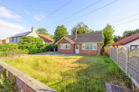 3 bedroom Detached bungalow for sale in West End, Hogsthorpe, PE24