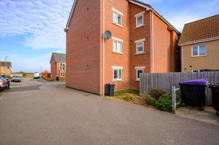 1 bedroom Flat for sale in Braceby Road, Skegness, PE25