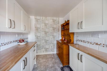 2 bedroom Semi-detached bungalow for sale in Pearl Close, Skegness, PE25