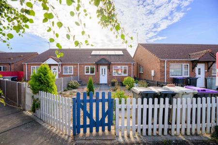 2 bedroom Semi-detached bungalow for sale in Pearl Close, Skegness, PE25
