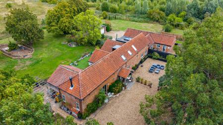 5 bedroom Detached house for sale in Croft Bank, Croft, PE24