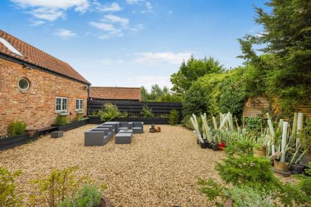 5 bedroom Detached house for sale in Croft Bank, Croft, PE24