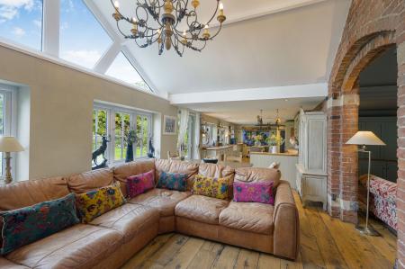 5 bedroom Detached house for sale in Croft Bank, Croft, PE24