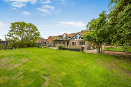 5 bedroom Detached house for sale in Croft Bank, Croft, PE24