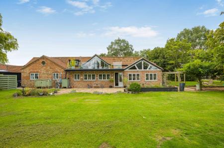 5 bedroom Detached house for sale in Croft Bank, Croft, PE24