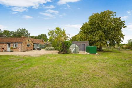5 bedroom Detached house for sale in Croft Bank, Croft, PE24