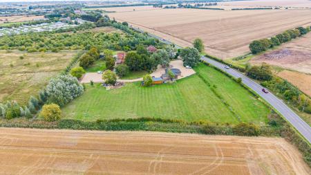 5 bedroom Detached house for sale in Croft Bank, Croft, PE24