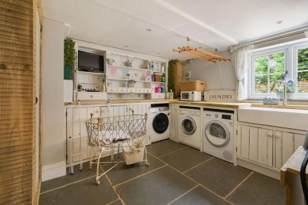 5 bedroom Detached house for sale in Croft Bank, Croft, PE24