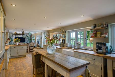 5 bedroom Detached house for sale in Croft Bank, Croft, PE24