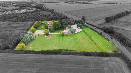 5 bedroom Detached house for sale in Croft Bank, Croft, PE24
