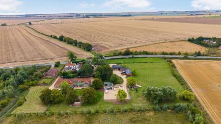 5 bedroom Detached house for sale in Croft Bank, Croft, PE24