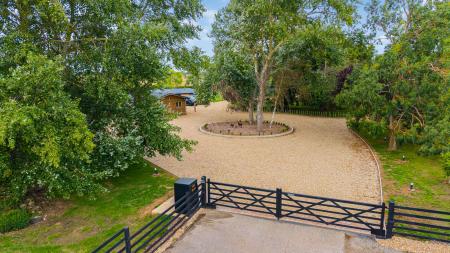 5 bedroom Detached house for sale in Croft Bank, Croft, PE24