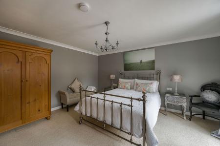 5 bedroom Detached house for sale in Croft Bank, Croft, PE24