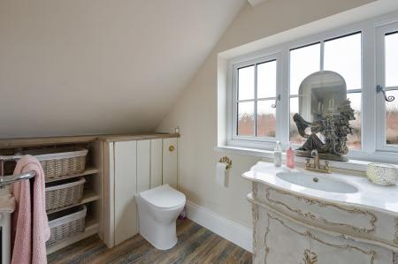 5 bedroom Detached house for sale in Croft Bank, Croft, PE24