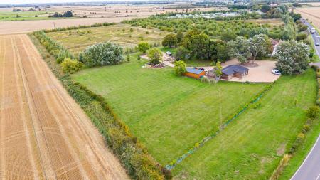 5 bedroom Detached house for sale in Croft Bank, Croft, PE24