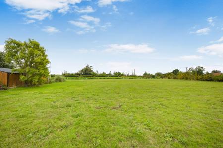 5 bedroom Detached house for sale in Croft Bank, Croft, PE24